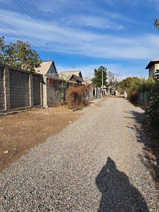 Продаётся  дом и участок  под застройку