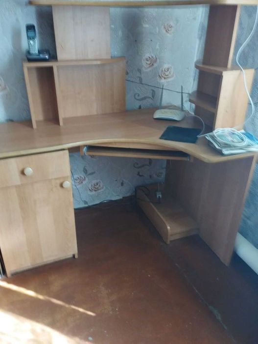 Компьютерный стол
