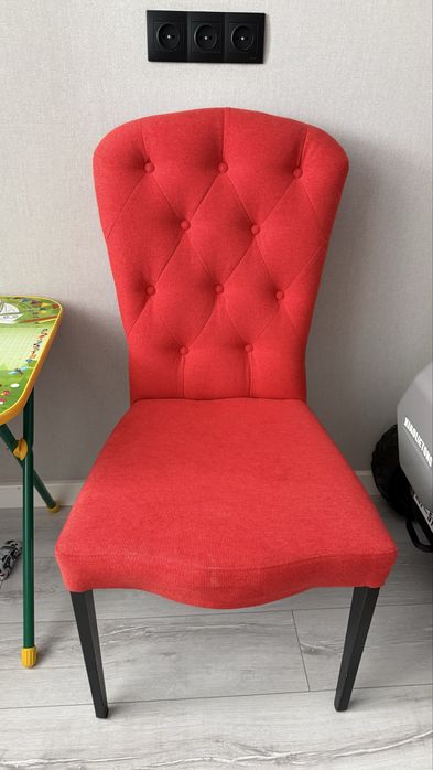 Стул красный 4 штуки