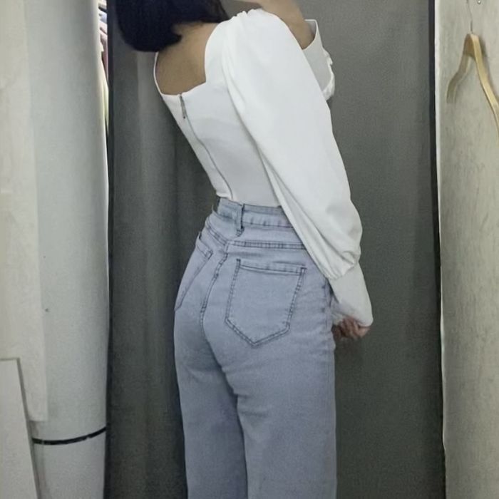 белая блузка-корсет