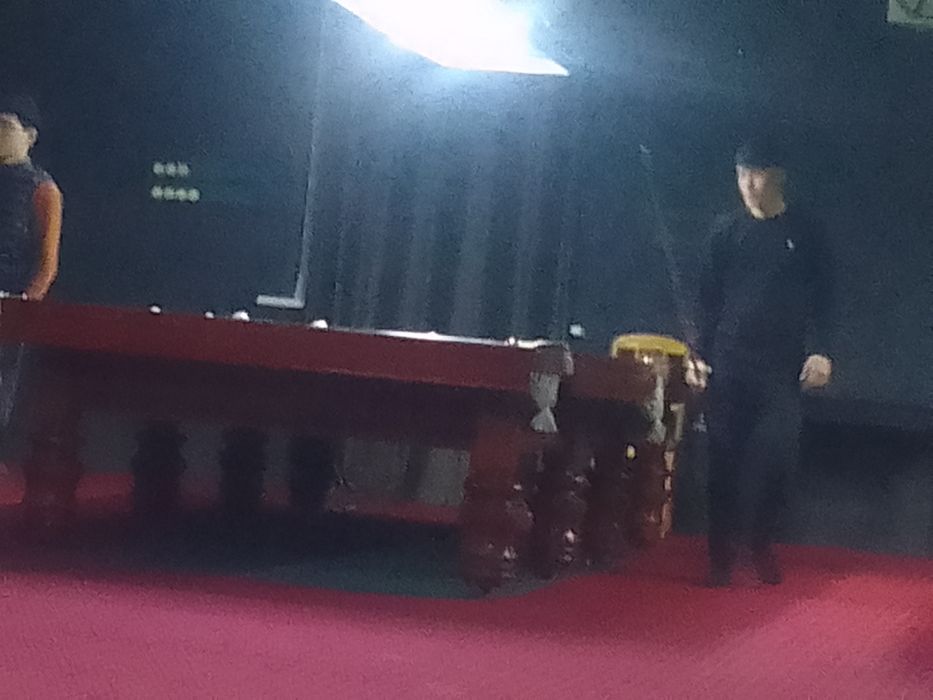 2 та Билярд столи беш кусокли булиб беришга хам сотилади