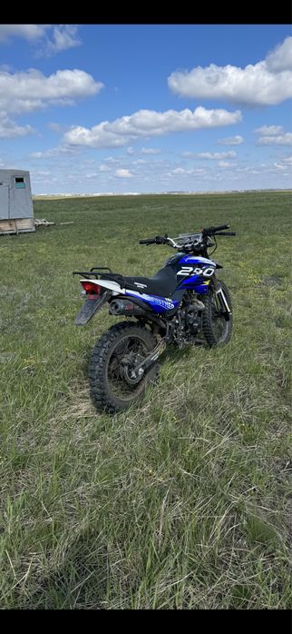 Мотоцикл эндура кроссовый