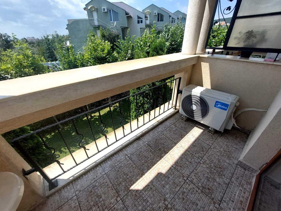 Студио в Свети Влас Първа линия