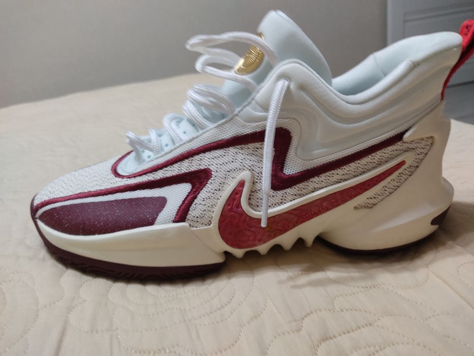 Продам оригинал кроссовки Nike