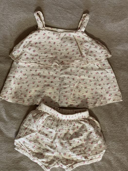 Продам весенний комбинезон и вещи на девочку