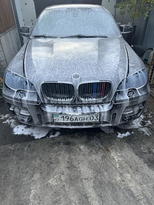 Продам бмв х6 2010года 3литра