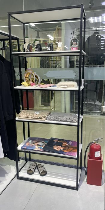 Торговое оборудование / стойка