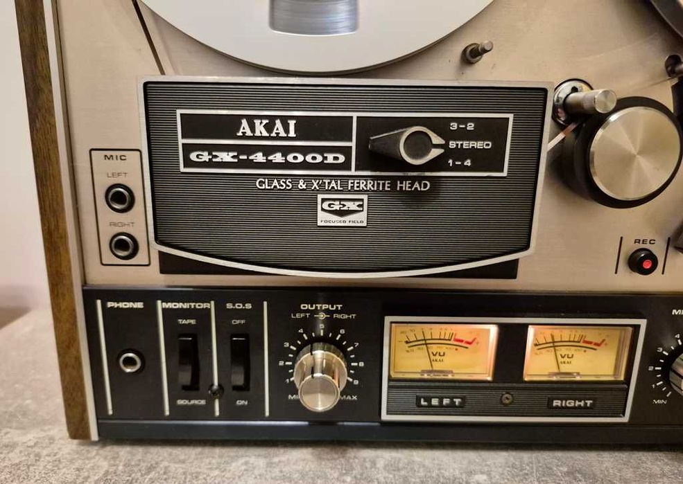 Vand magnetofon AKAI GX 4400D in stare foarte foarte buna !