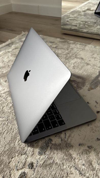 Macbook Pro, 13-inch, 2019