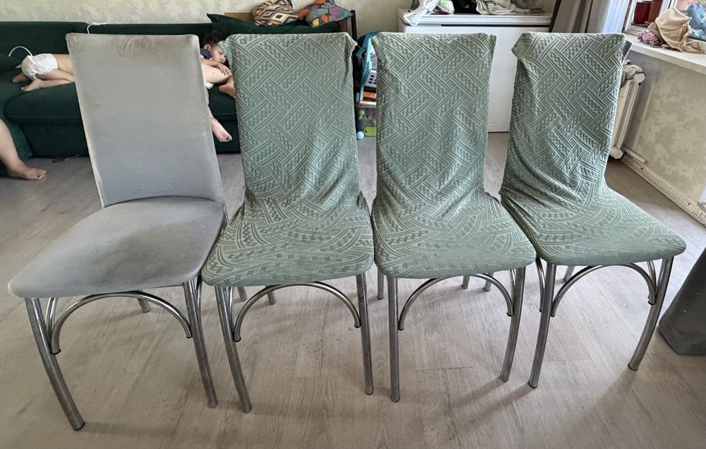 Продам кухонный стол и 4 стула