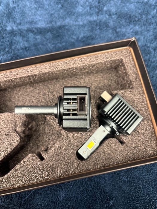 Set becuri conversie de la Xenon la LED D1S