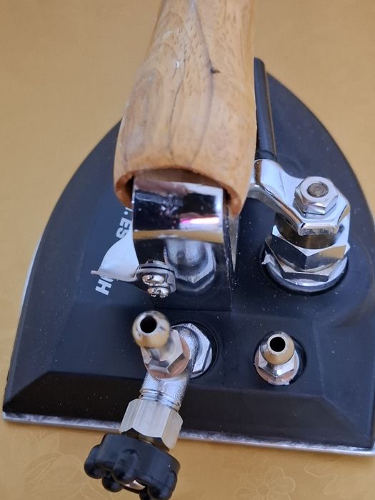 Vând fier călcat profesional