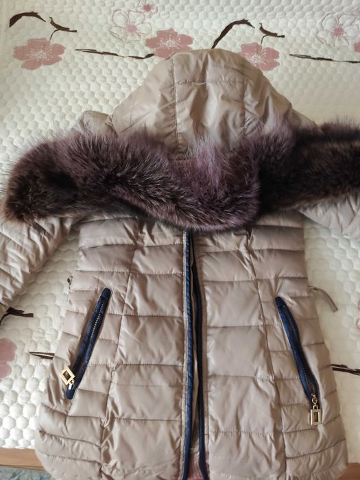 Дамско зимно яке с яка от естествена кожа