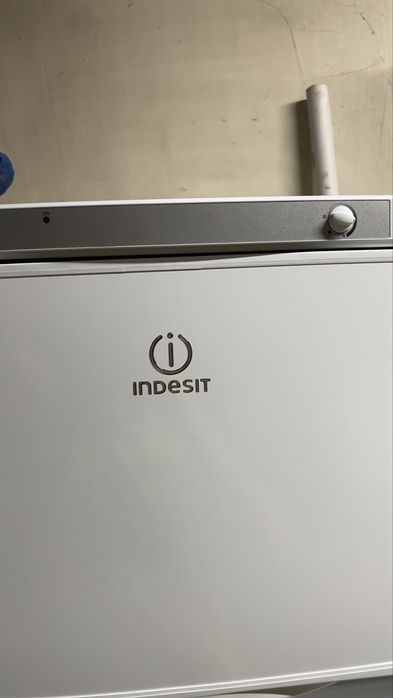Холодильник Indesit
