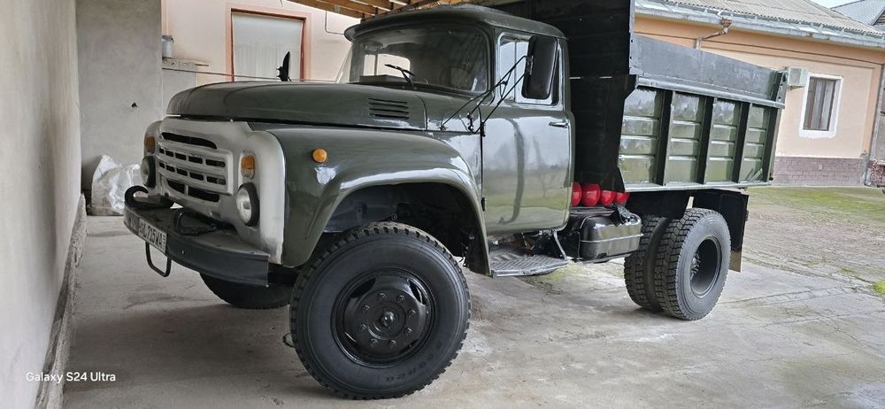 Zil-130 sotiladi