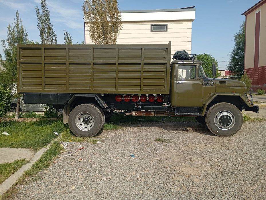 Зил 131 сотилади