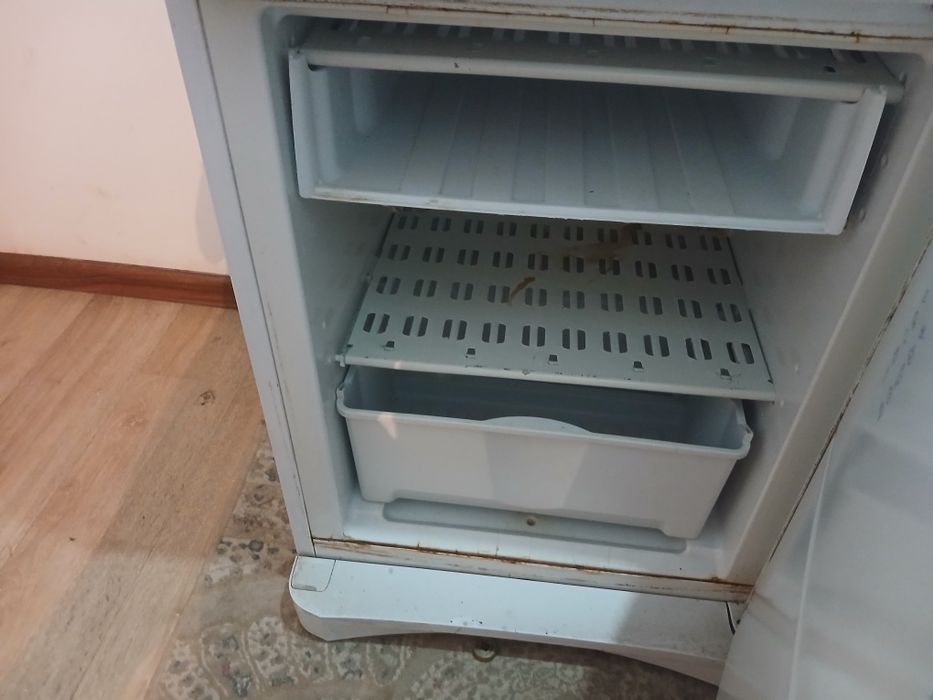 Холодильник не рабочи