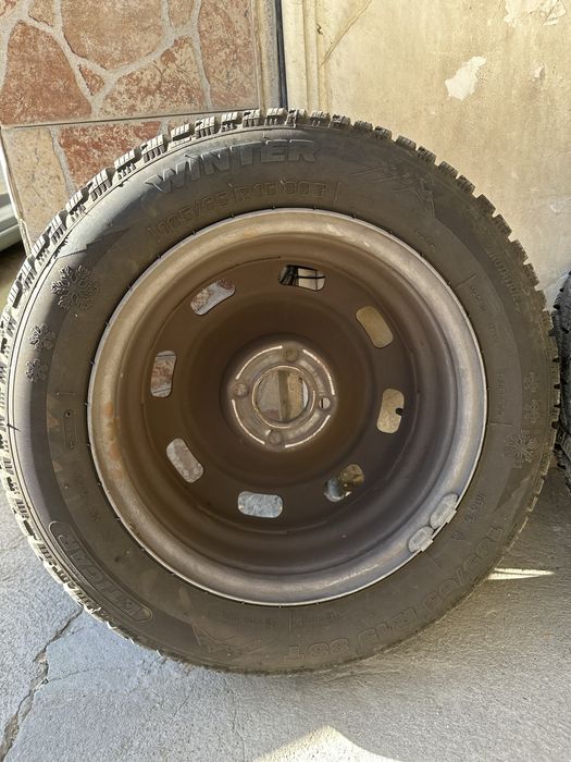 Зимни гуми с джанти Пежо/Рено 185/65/15
