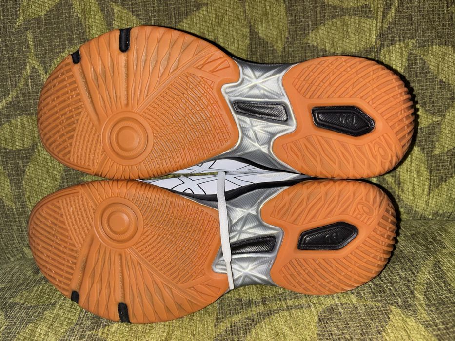 Нови волейболни маратонки Asics gel-spike