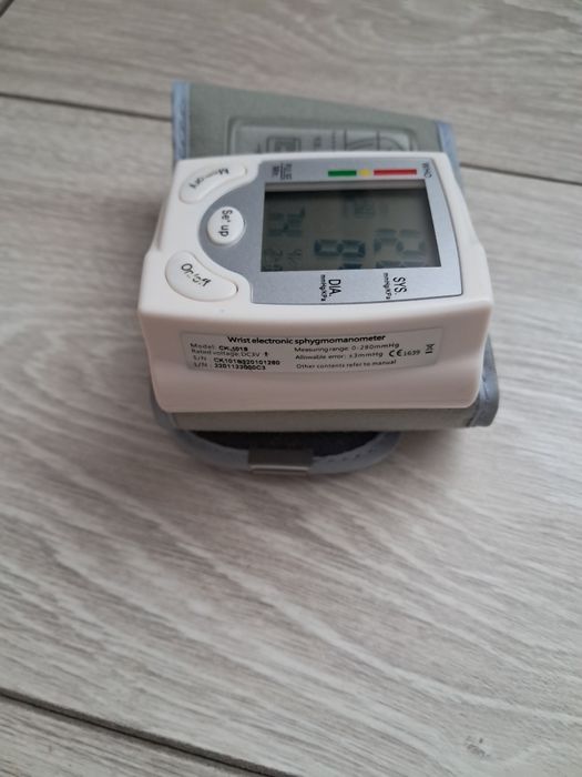 Электронный тонометр запястье модель CK 1018.