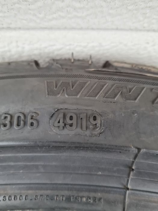 Зимни гуми 2 броя PIRELLI SottoZero3 225 40 R19 дот 4919