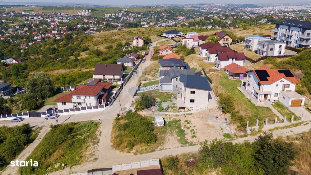 VIlă la Cheie de vânzare, 5 camere, în Iași zona Mănăstirea Bucium