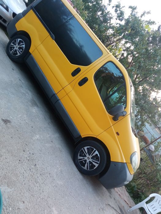 Vând Opel Vivaro