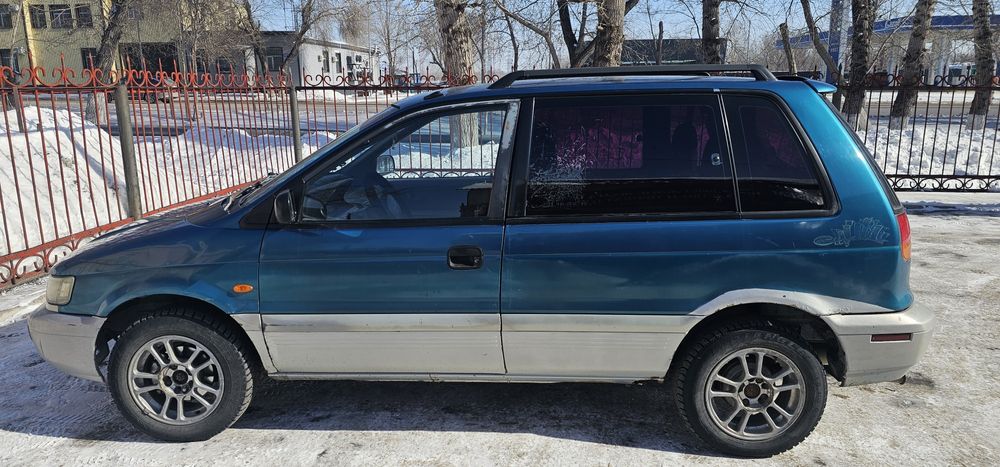 Mitsubishi space runner