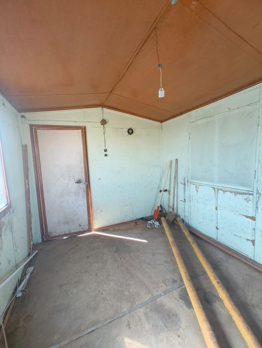 Продам жилой вагон 3м*9м