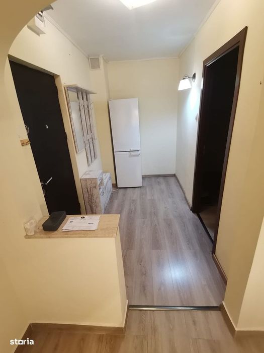 De închiriat apartament cu 2 camere, decomandat – Centrul orașului