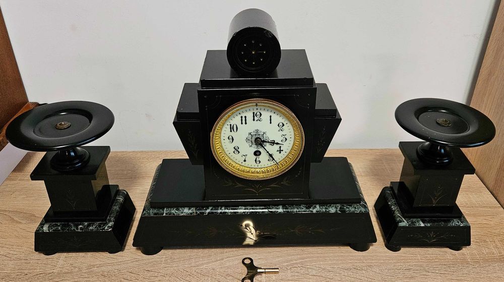 Ceas de semineu cu pendul, 3 piese, anii 1900