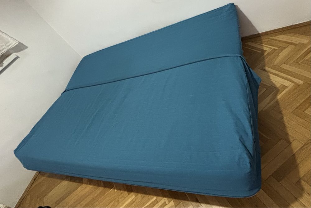 Canapea extensibilă IKEA albastră, pat 150 × 205 cm -350 lei