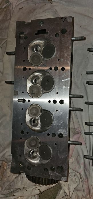 Dacia, Renault Цилиндрова глава Дачия MPI,Рено Меган ,Клио двигател K7