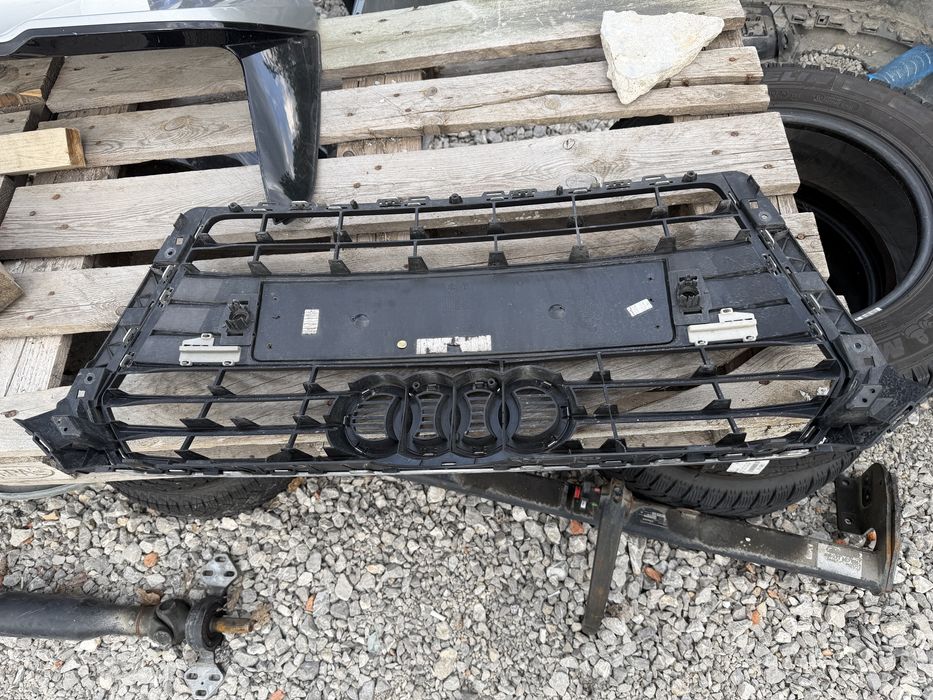 Решетка Audi A4 B9 2019 год.-