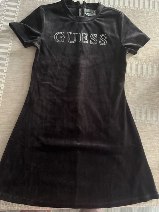 Нови рокли Guess