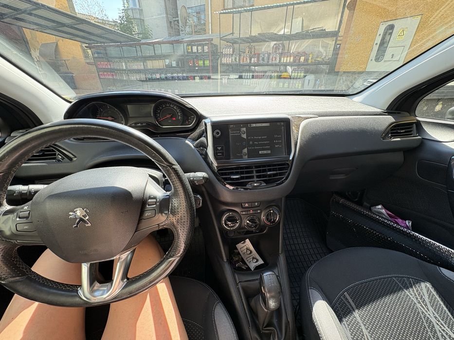 Peugeot  208 , 1.4 HDi, 106.000 km , 2014