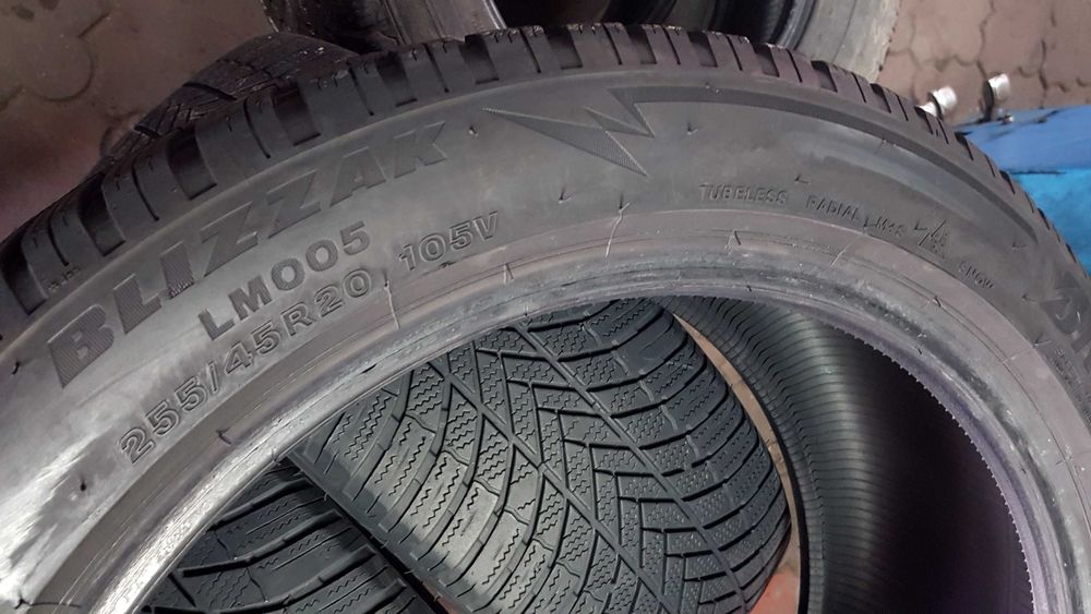 anvelope Bridgestone 255/45/20 m&s iarna