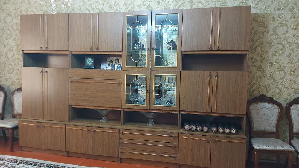 Отдам бесплатно стенку