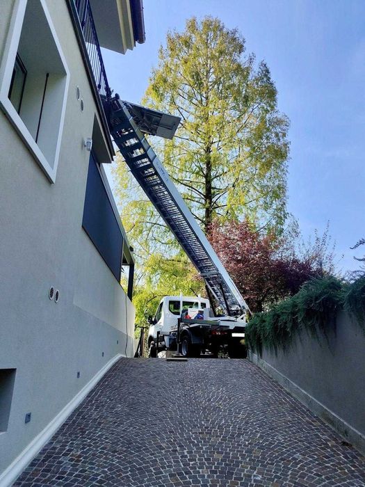 Lift exterior nou închiriere – scapă de scări și efort!