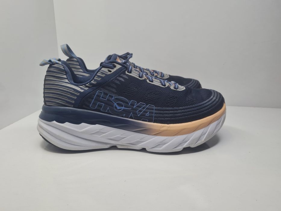 Маратонки Hoka Bondi 6

Носени,но в отлично състояние. 

Размер 40 сте