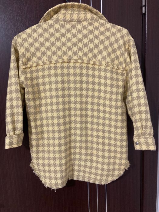 Риза на марката ZARA