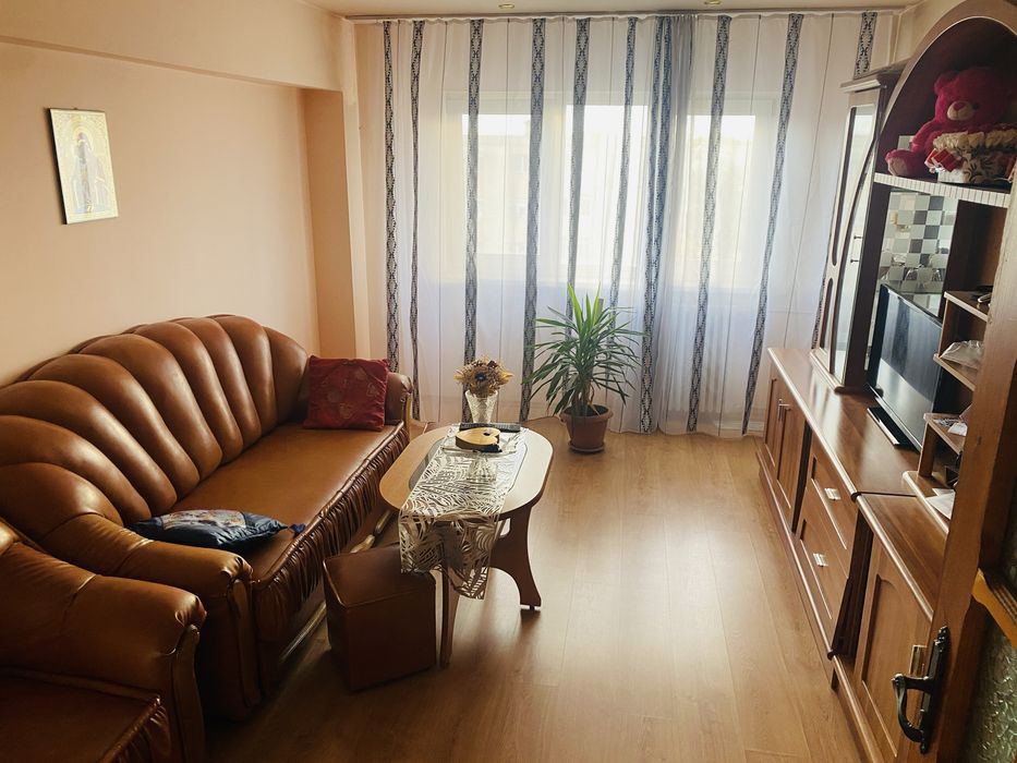 Apartament 3 camere Craiovita noua