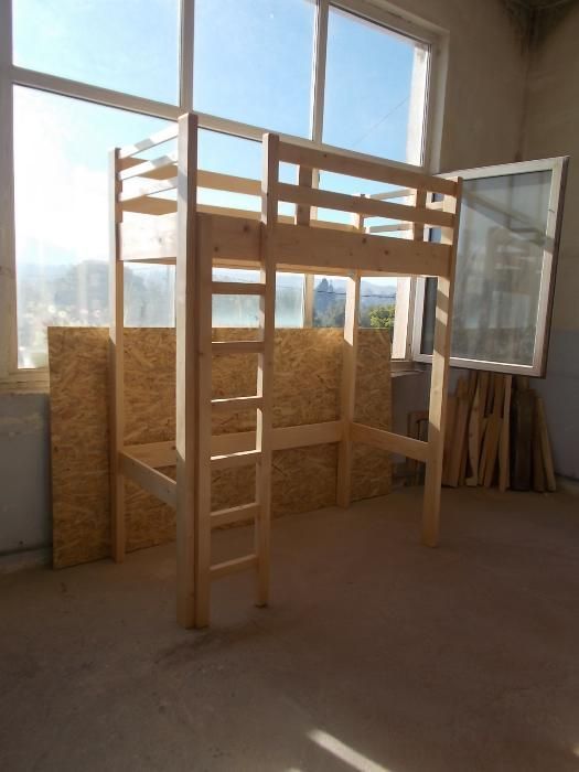 TRANSPORT GRATUIT.Pat etajat din lemn cu spatiu de joaca cod 1005