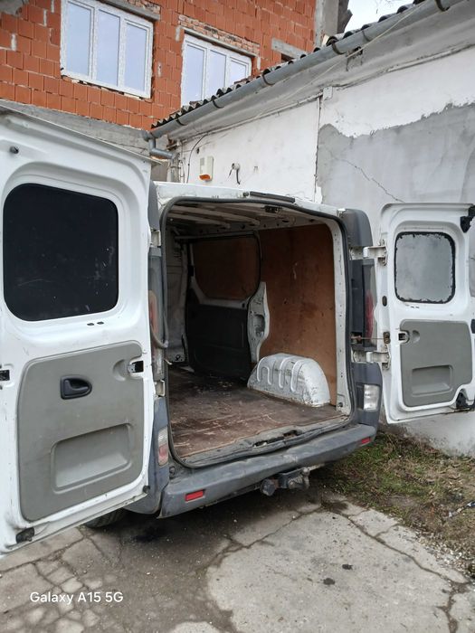 Opel Vivaro 1.9 Tdi an 2001, pentru marfa, Schimb cu VW Touran, Golf