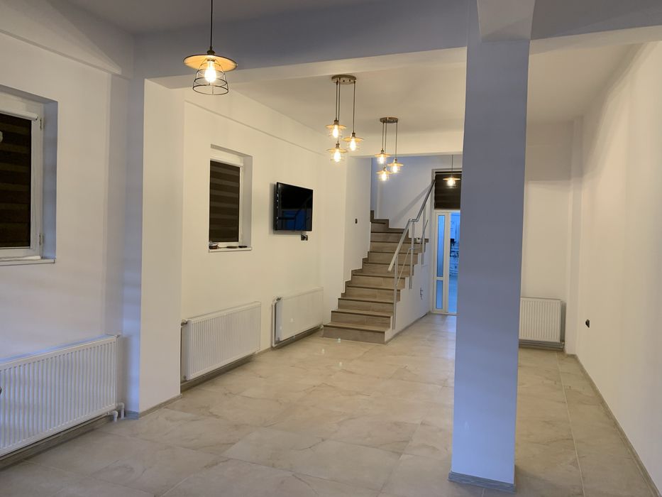 Imobil ultracentral constructie 2004 pretabil orice activitate