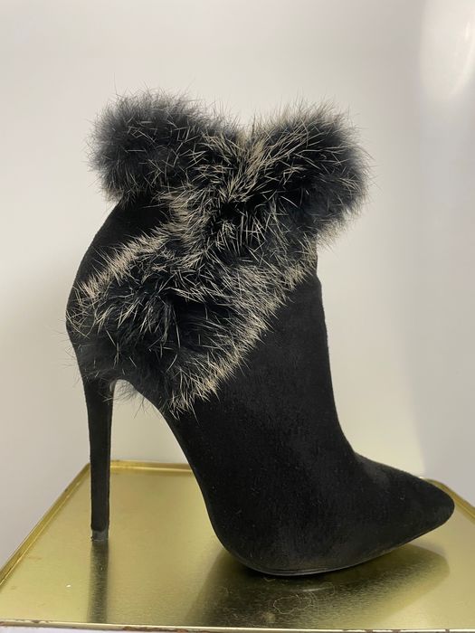 Секси боти с пух Migato