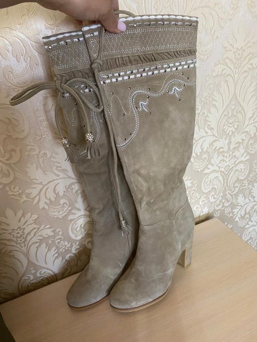 Продам женские сапоги