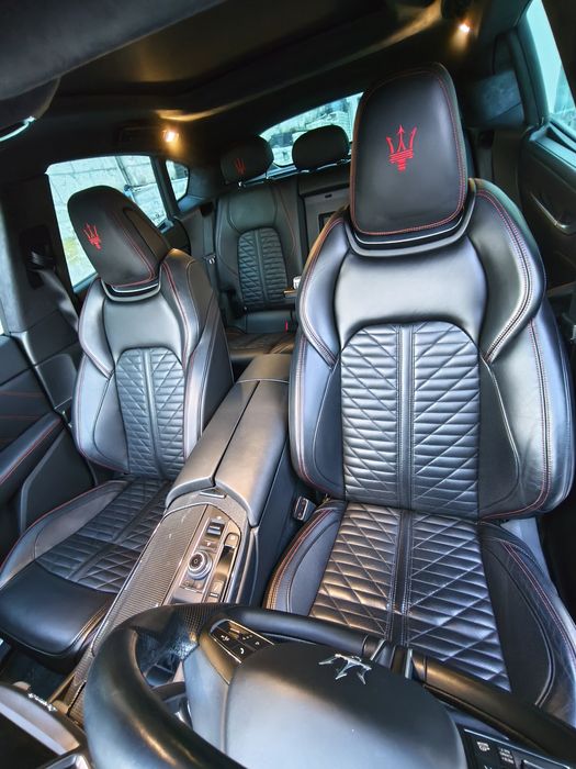 Автомобил под наем за сватбени празненства и абитуриентски балове