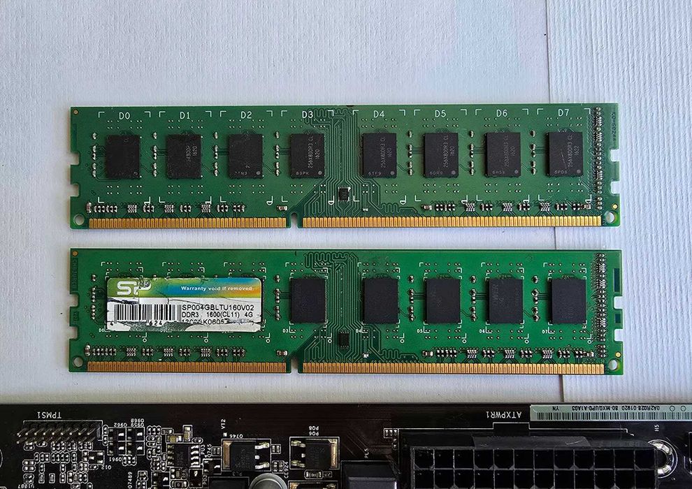 Комплект дъно, процесор и рам ASROCK h81 Pro + Pentium G3260 + 8Gb Ram