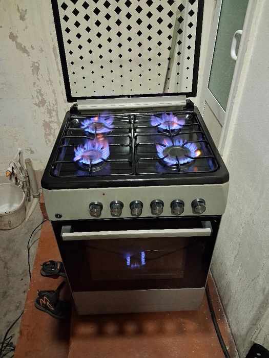 Срочно продаётся газ плита Беко